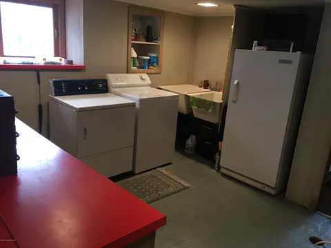 831 Carson St, Hazleton, PA 18201 photo 21