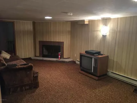 831 Carson St, Hazleton, PA 18201 photo 20