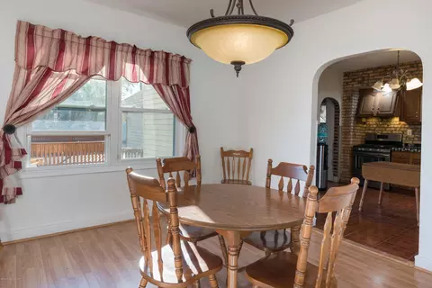 204 Sussex St, Old Forge, PA 18518 photo 4