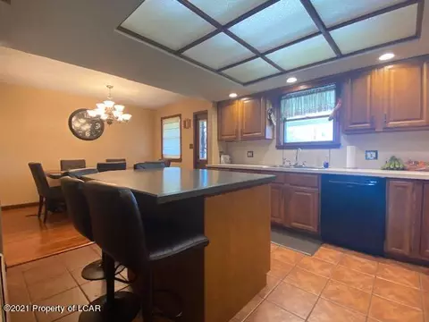344 Carleton Ave, Hazleton, PA 18201 photo 8