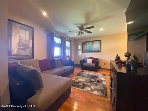 344 Carleton Ave, Hazleton, PA 18201 photo 5