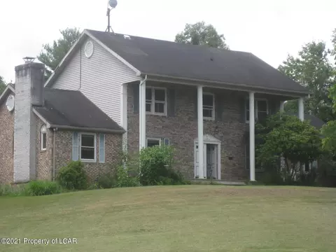 2450 Alberdeen Rd, Mountain Top, PA 18707