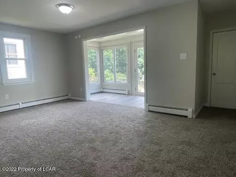 65 Perrin Ave, Shavertown, PA 18708 photo 2