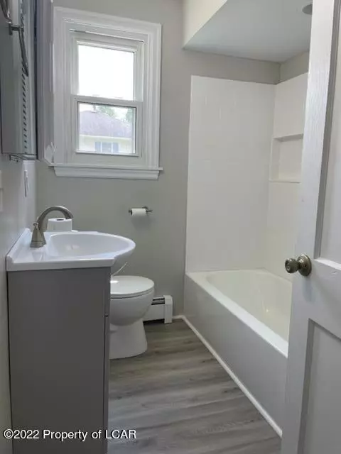 65 Perrin Ave, Shavertown, PA 18708 photo 7