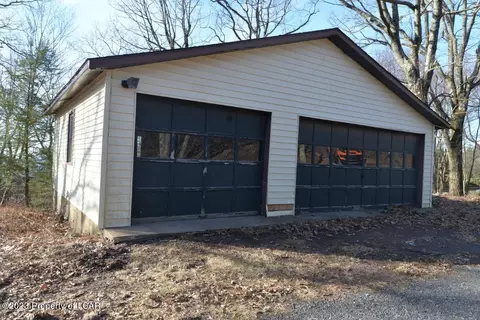 75 Loop Rd, Mountain Top, PA 18707 photo 5
