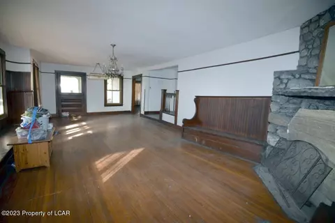 75 Loop Rd, Mountain Top, PA 18707 photo 9
