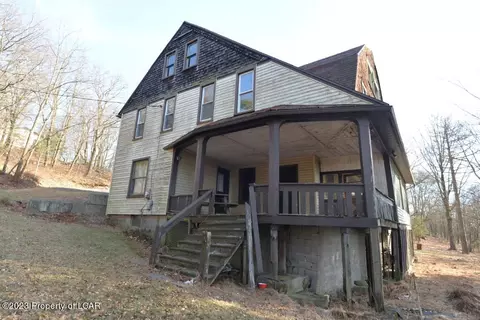 75 Loop Rd, Mountain Top, PA 18707 photo 1