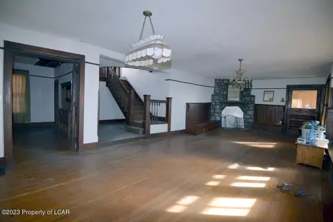 75 Loop Rd, Mountain Top, PA 18707 photo 8