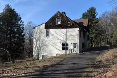 75 Loop Rd, Mountain Top, PA 18707 photo 4