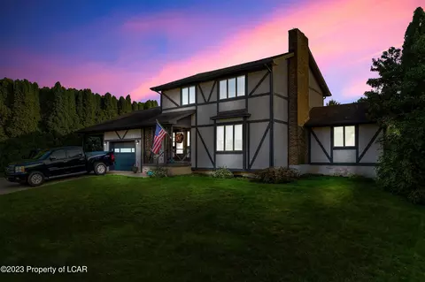 122 Leslie Ln, Hughestown, PA 18640
