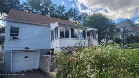 69 Perrin Ave, Shavertown, PA 18708 photo 2