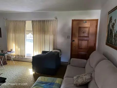1003 N Manhattan Ct, Hazleton, PA 18201 photo 8