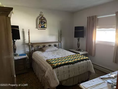 1003 N Manhattan Ct, Hazleton, PA 18201 photo 13
