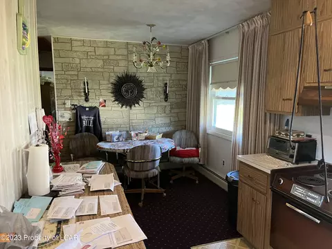 1003 N Manhattan Ct, Hazleton, PA 18201 photo 6