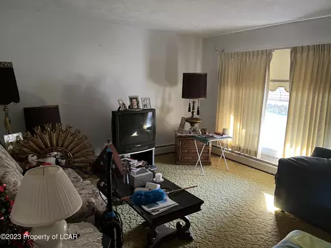 1003 N Manhattan Ct, Hazleton, PA 18201 photo 7