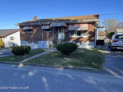1003 N Manhattan Ct, Hazleton, PA 18201 photo 1