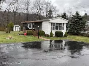 55 Cardinal Cir, Shavertown, PA 18708 photo 1
