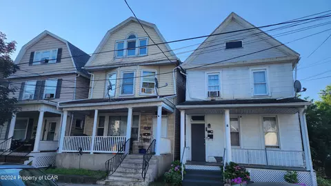 383 N Washington Ave, Wilkes Barre, PA 18703