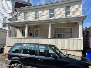 129 E Chestnut St, Hazleton, PA 18201 photo 1
