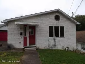 516 Winter St, Old Forge, PA 18518 photo 1