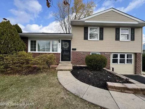 605 Exton Rd, Hatboro, PA 19040