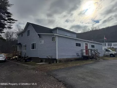 16 Main Rd, Glen Lyon, PA 18617
