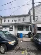 121 E Chestnut St, Hazleton, PA 18201 photo 1