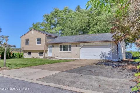 125 Ramblewood Rd, Pa Furnace, PA 16865