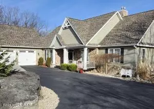 16 Summit Rd, Hazleton, PA 18202 photo 1