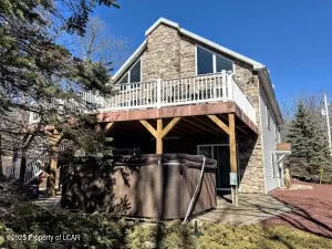 5 Troon Rd, Hazleton, PA 18202