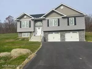 15 Sunset View Dr, Nanticoke, PA 18634