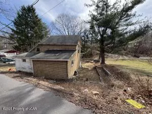 104 Willow St, Nanticoke, PA 18634