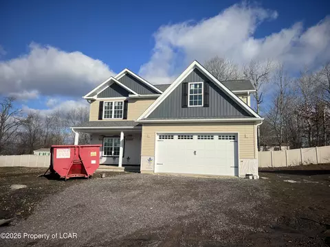 515 Wisteria Dr, Moosic, PA 18507