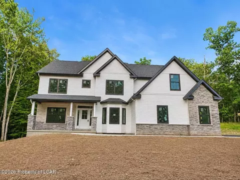 156 Heritage Way, Mountain Top, PA 18707