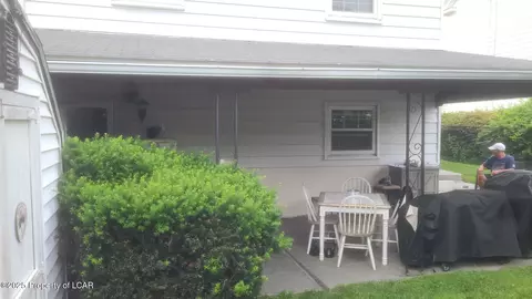 22 E Clay Ave, West Hazleton, PA 18202 photo 3