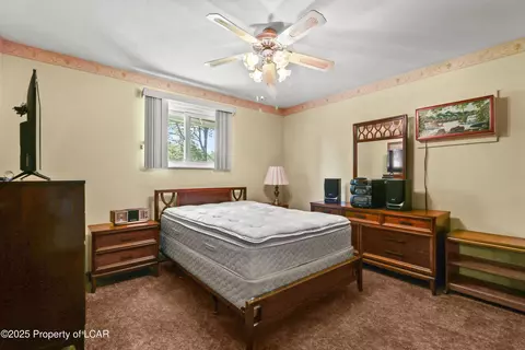 112 Bent Pine Trl, Hazle Township, PA 18202 photo 15