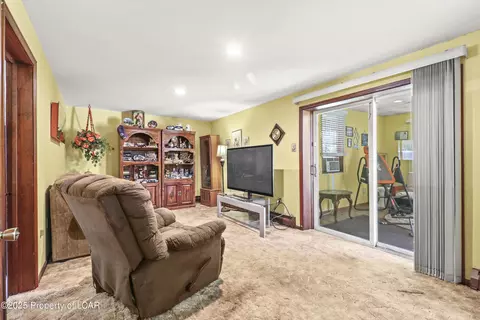 112 Bent Pine Trl, Hazle Township, PA 18202 photo 19
