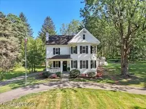 54 Wolfe Ln, Conyngham, PA 18219