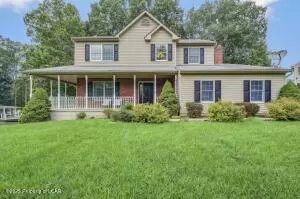 7 New Lake Dr, Drums, PA 18222