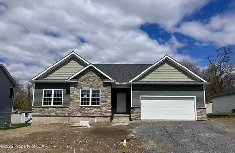 509 Wisteria Dr, Moosic, PA 18507