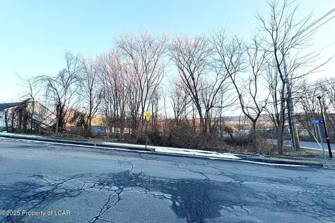 25 Cherry Dr, Nanticoke, PA 18634