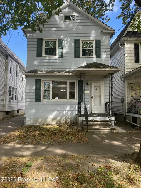 127 Division St, Kingston, PA 18704