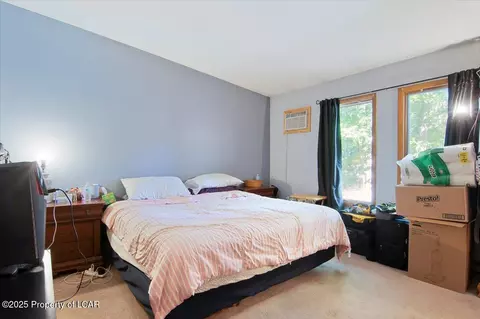 Bedroom - 2205 Walnut Trl, Bushkill, PA 18324 photo 1 of 3