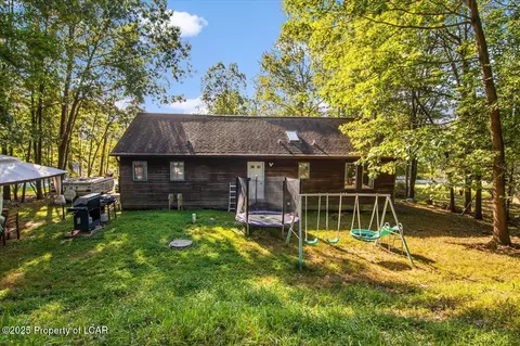 Exterior - 2205 Walnut Trl, Bushkill, PA 18324 photo 3 of 6
