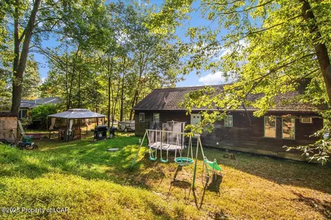 Exterior - 2205 Walnut Trl, Bushkill, PA 18324 photo 4 of 6