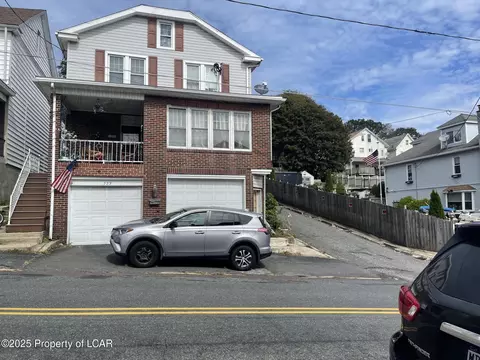 223 Schuylkill Avenue St, Shenandoah, PA 17976