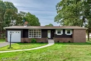 38 Terrace Dr, Mountain Top, PA 18707