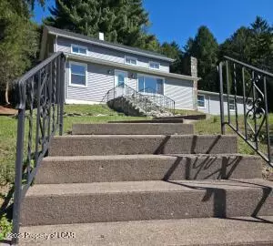 1501 Laurel Dr, Mountain Top, PA 18707