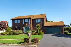 216 Greenwave Blvd, Kingston, PA 18704