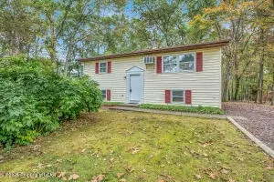 7 Sunrise Dr, Mountain Top, PA 18707